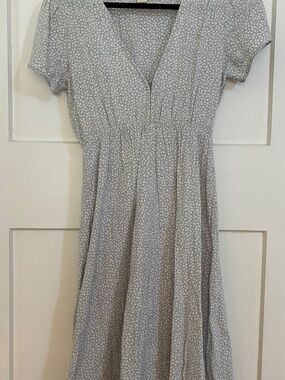 Billabong Light Gray Floral V-Neck Midi Dress